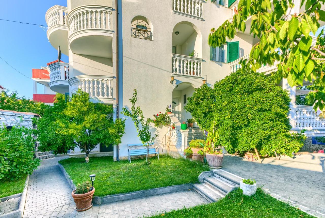 Apartmani Vukicevic Vodice Exterior photo