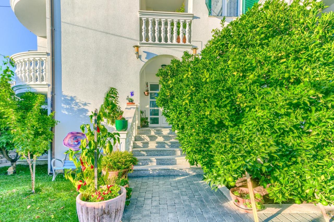 Apartmani Vukicevic Vodice Exterior photo