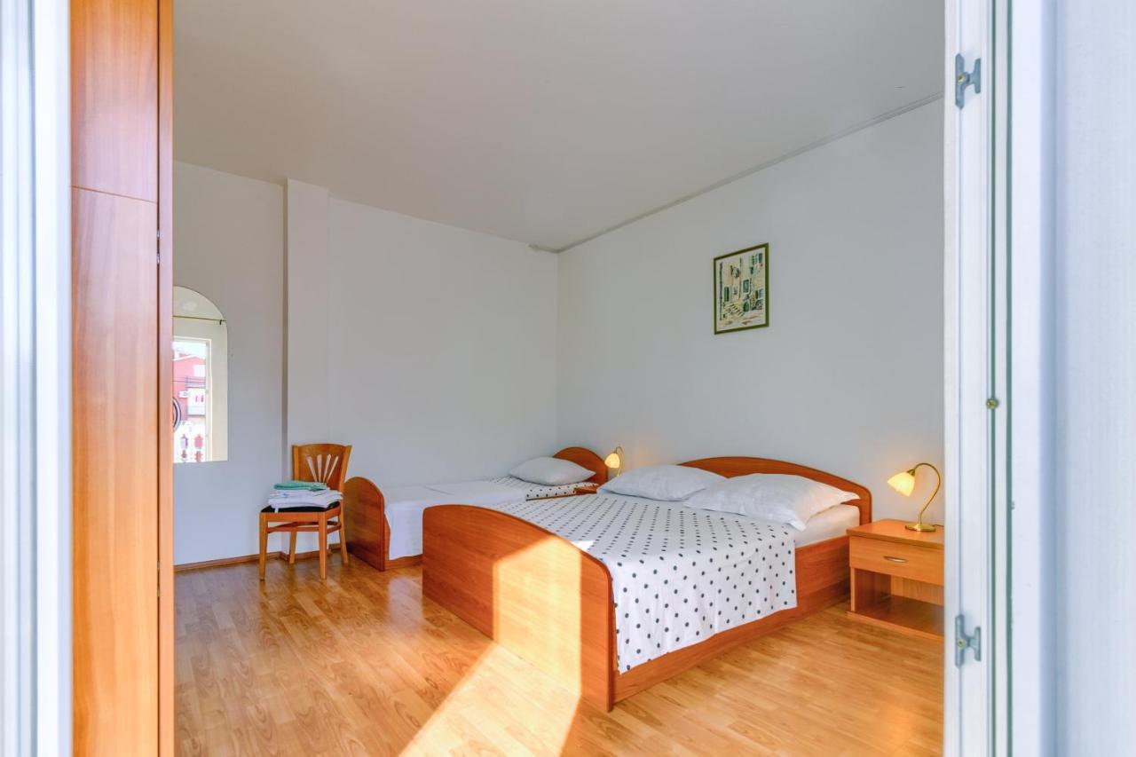 Apartmani Vukicevic Vodice Exterior photo