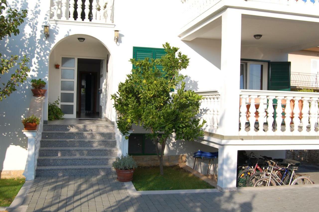 Apartmani Vukicevic Vodice Exterior photo